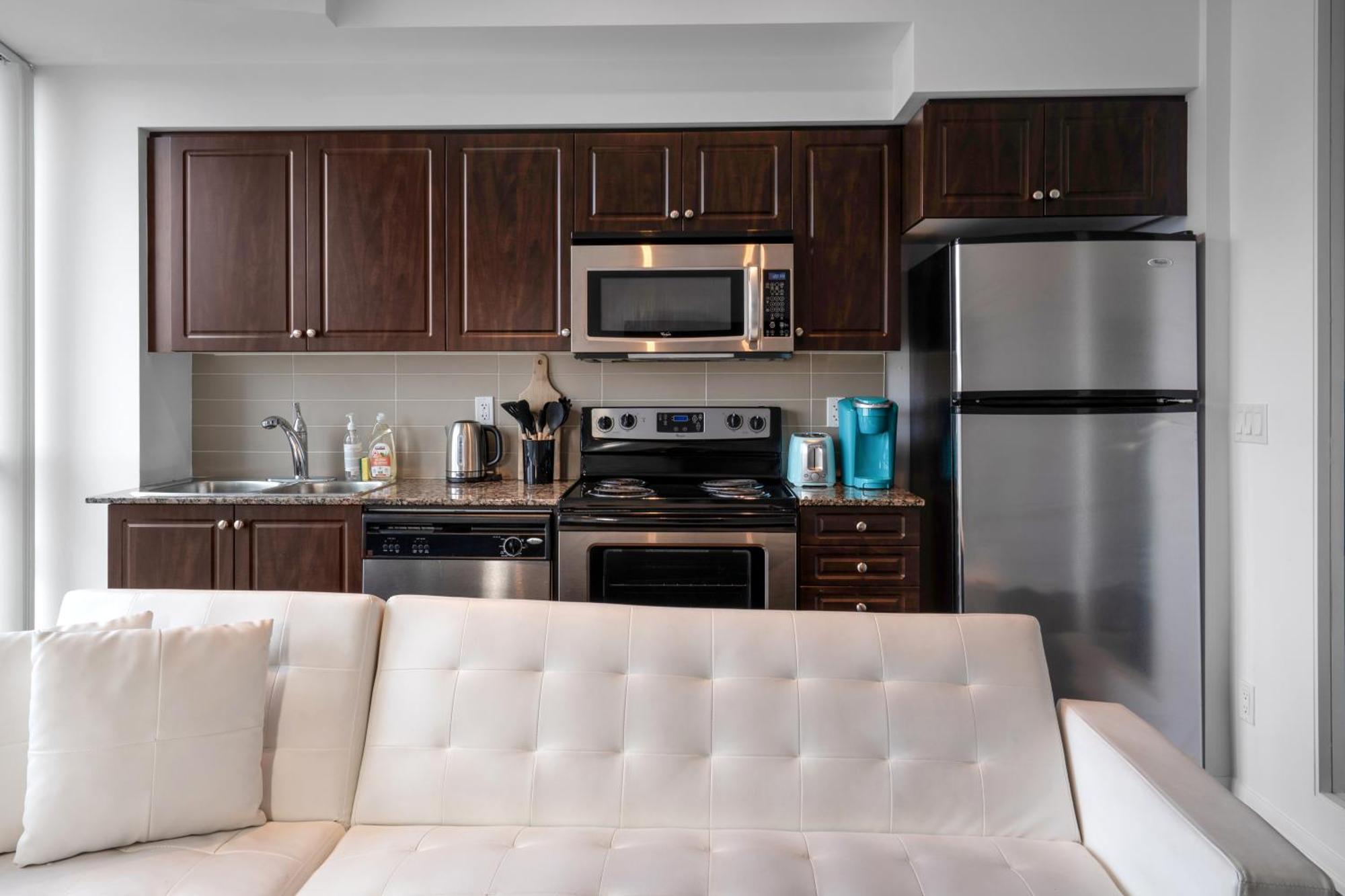Downtown Toronto 1 Bdrm Condo With Parking And Views Zewnętrze zdjęcie