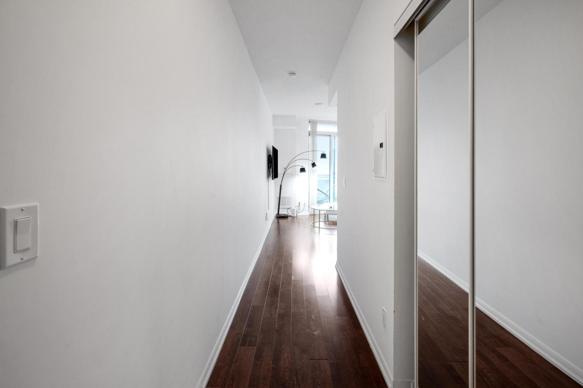 Downtown Toronto 1 Bdrm Condo With Parking And Views Zewnętrze zdjęcie